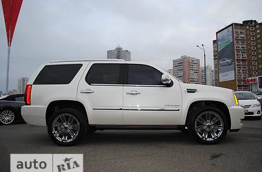 Внедорожник / Кроссовер Cadillac Escalade 2013 в 