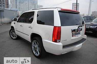 Внедорожник / Кроссовер Cadillac Escalade 2013 в 