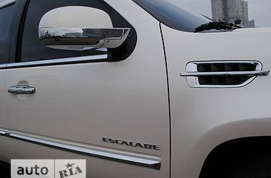 Внедорожник / Кроссовер Cadillac Escalade 2013 в 