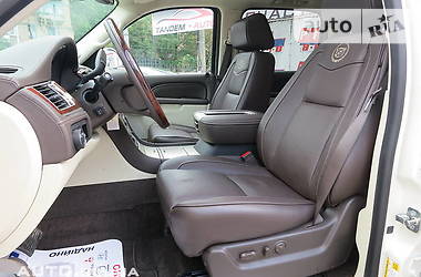 Внедорожник / Кроссовер Cadillac Escalade 2009 в 