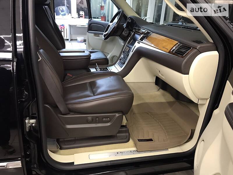 Внедорожник / Кроссовер Cadillac Escalade 2010 в Киеве