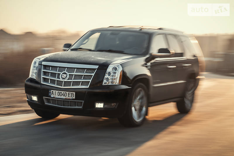Внедорожник / Кроссовер Cadillac Escalade 2010 в Киеве