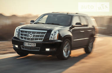 Внедорожник / Кроссовер Cadillac Escalade 2010 в Киеве