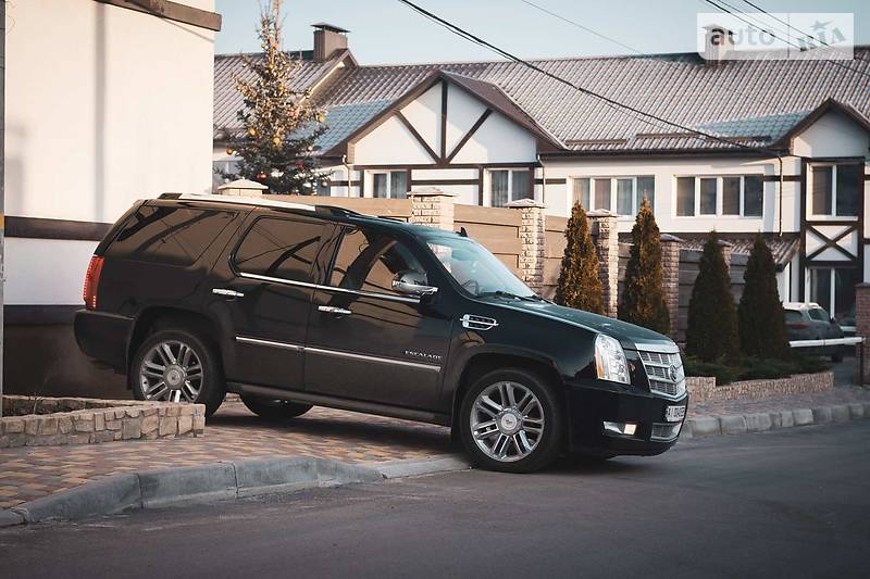 Внедорожник / Кроссовер Cadillac Escalade 2010 в Киеве