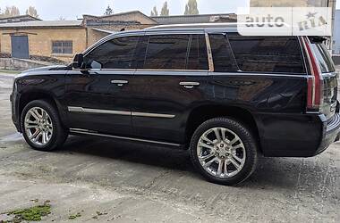 Внедорожник / Кроссовер Cadillac Escalade 2014 в Киеве