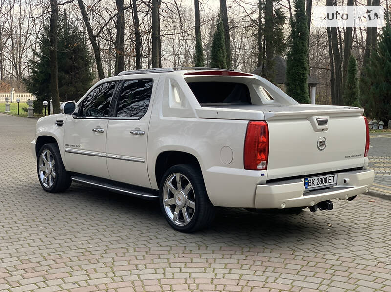 Пикап Cadillac Escalade 2012 в Ивано-Франковске
