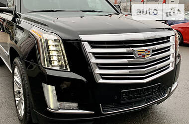 Внедорожник / Кроссовер Cadillac Escalade 2015 в Киеве