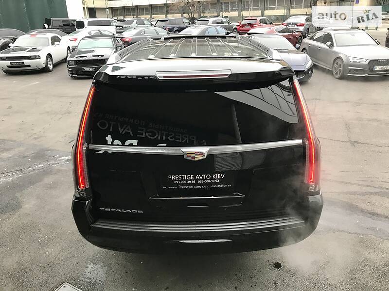 Внедорожник / Кроссовер Cadillac Escalade 2015 в Киеве