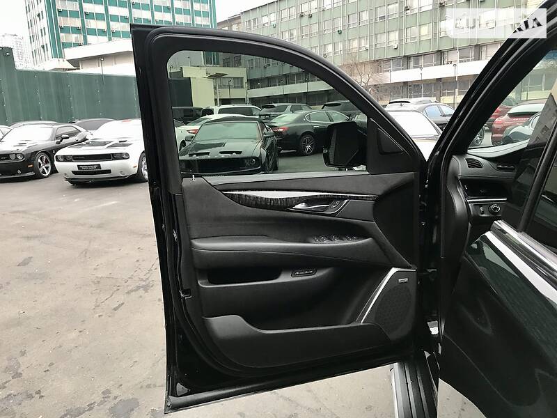 Внедорожник / Кроссовер Cadillac Escalade 2015 в Киеве