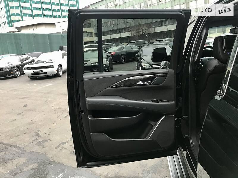 Внедорожник / Кроссовер Cadillac Escalade 2015 в Киеве