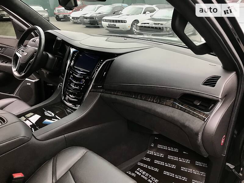 Внедорожник / Кроссовер Cadillac Escalade 2015 в Киеве