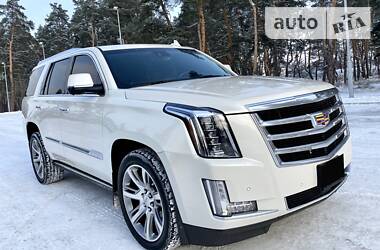 Внедорожник / Кроссовер Cadillac Escalade 2015 в Киеве