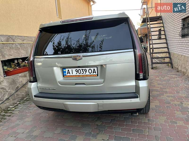 Внедорожник / Кроссовер Cadillac Escalade 2016 в Киеве