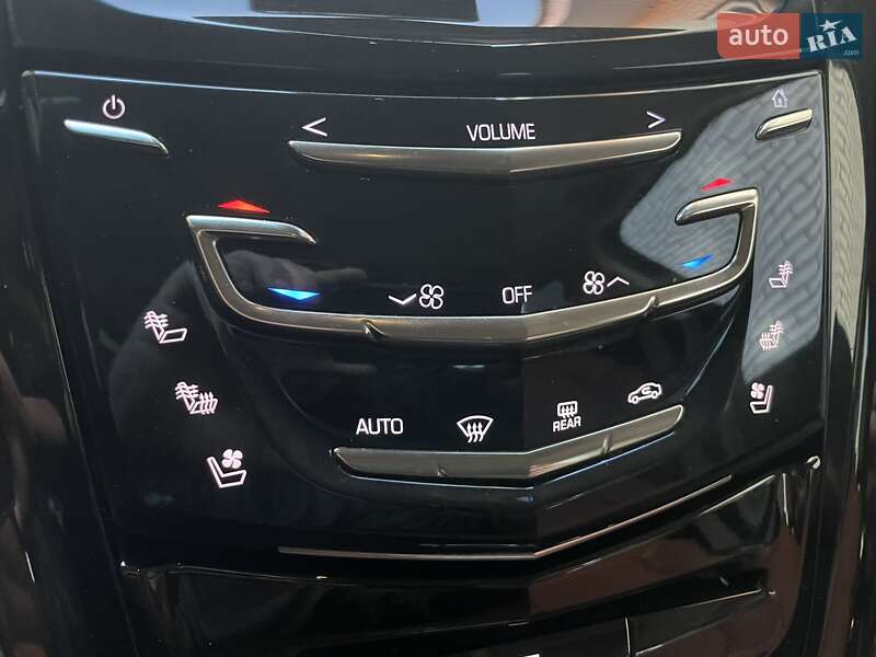 Внедорожник / Кроссовер Cadillac Escalade 2016 в Киеве