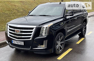 Позашляховик / Кросовер Cadillac Escalade 2018 в 