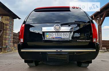 Внедорожник / Кроссовер Cadillac Escalade 2008 в Тернополе