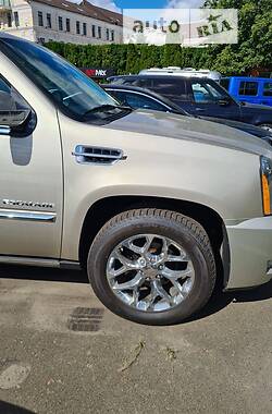 Внедорожник / Кроссовер Cadillac Escalade 2013 в Киеве