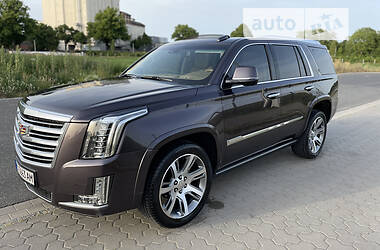 Позашляховик / Кросовер Cadillac Escalade 2016 в Києві