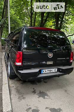 Внедорожник / Кроссовер Cadillac Escalade 2003 в 