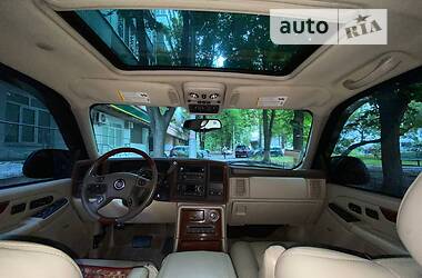 Внедорожник / Кроссовер Cadillac Escalade 2003 в 