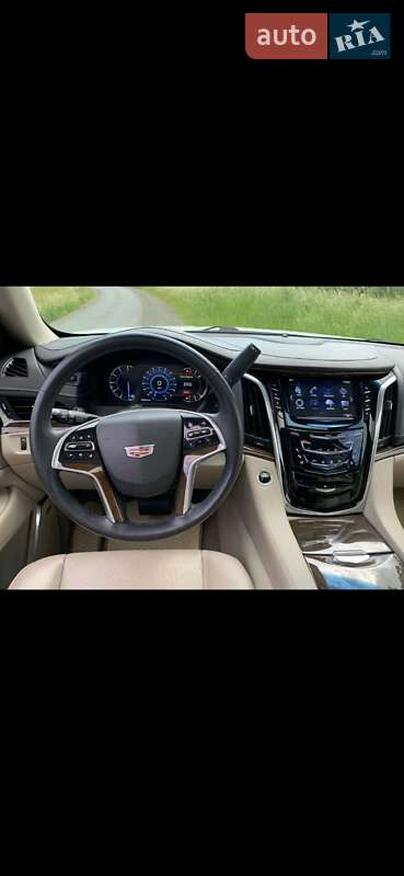Внедорожник / Кроссовер Cadillac Escalade 2017 в Киеве