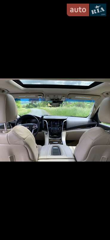 Внедорожник / Кроссовер Cadillac Escalade 2017 в Киеве