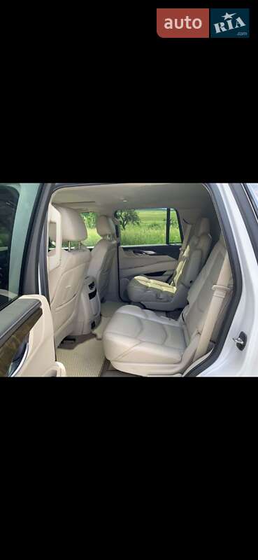 Внедорожник / Кроссовер Cadillac Escalade 2017 в Киеве