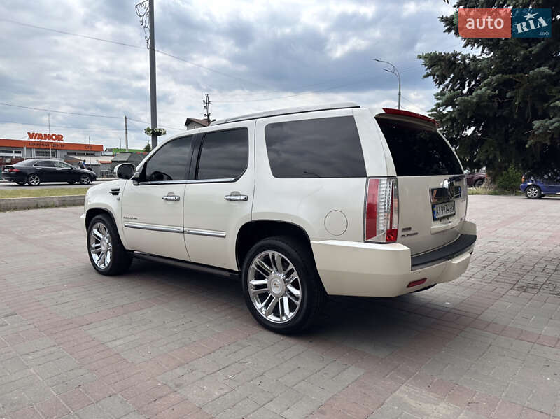 Внедорожник / Кроссовер Cadillac Escalade 2010 в Киеве
