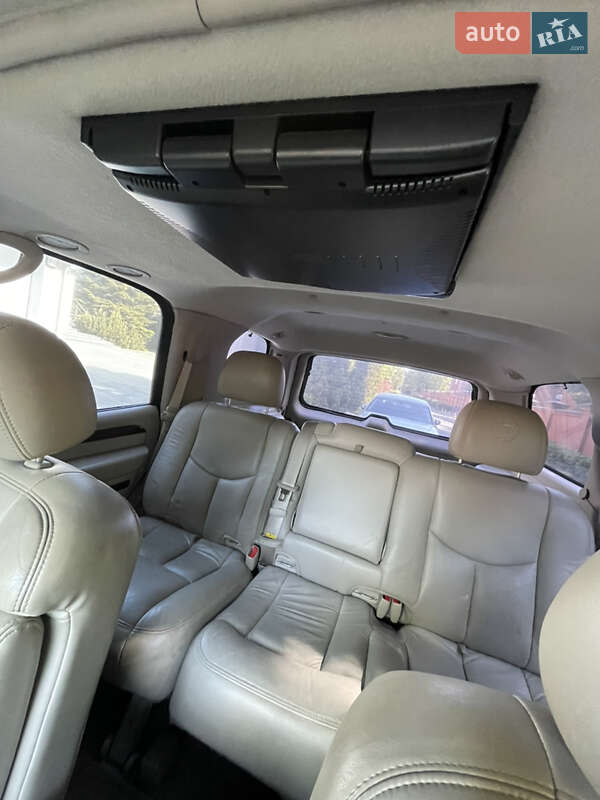 Позашляховик / Кросовер Cadillac Escalade 2004 в Києві