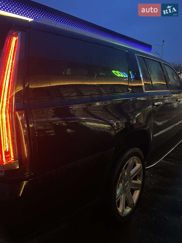 Внедорожник / Кроссовер Cadillac Escalade 2015 в Киеве