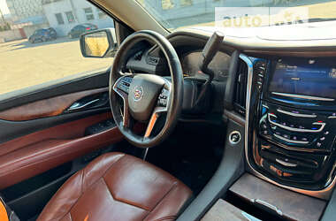 Внедорожник / Кроссовер Cadillac Escalade 2014 в Киеве