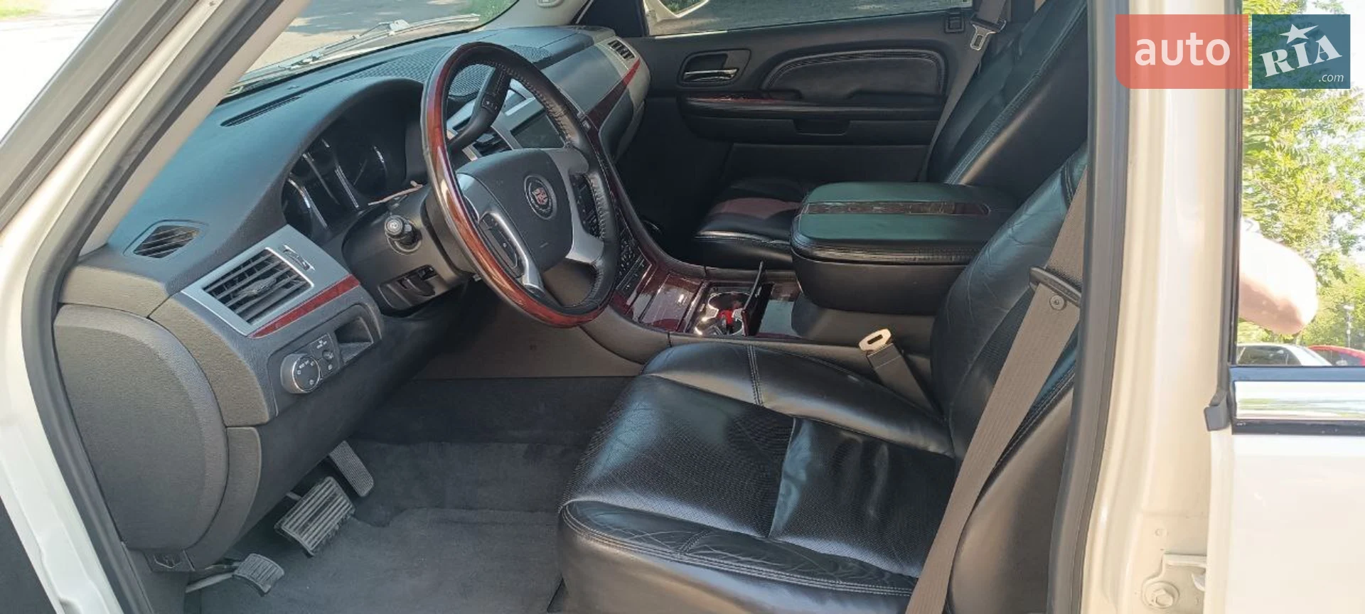 Cadillac Escalade 2008 VIN 1GYFK63878R241127 фото оголошення 4 з 18