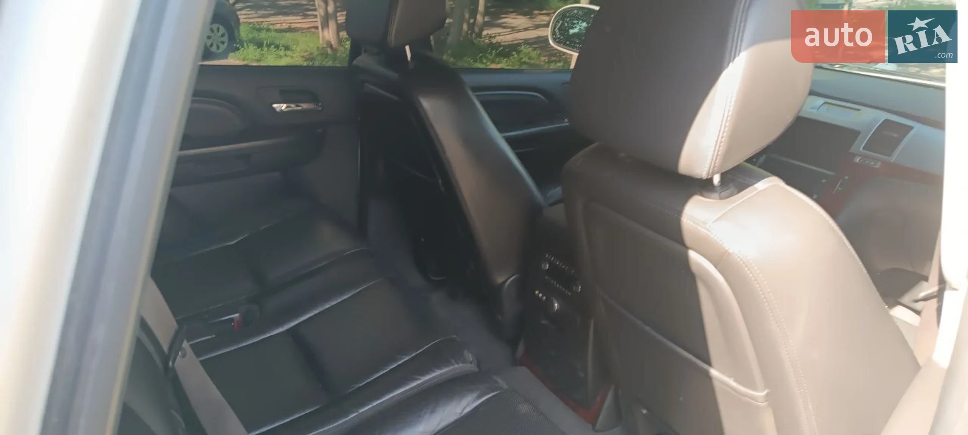 Cadillac Escalade 2008 VIN 1GYFK63878R241127 фото оголошення 8 з 18