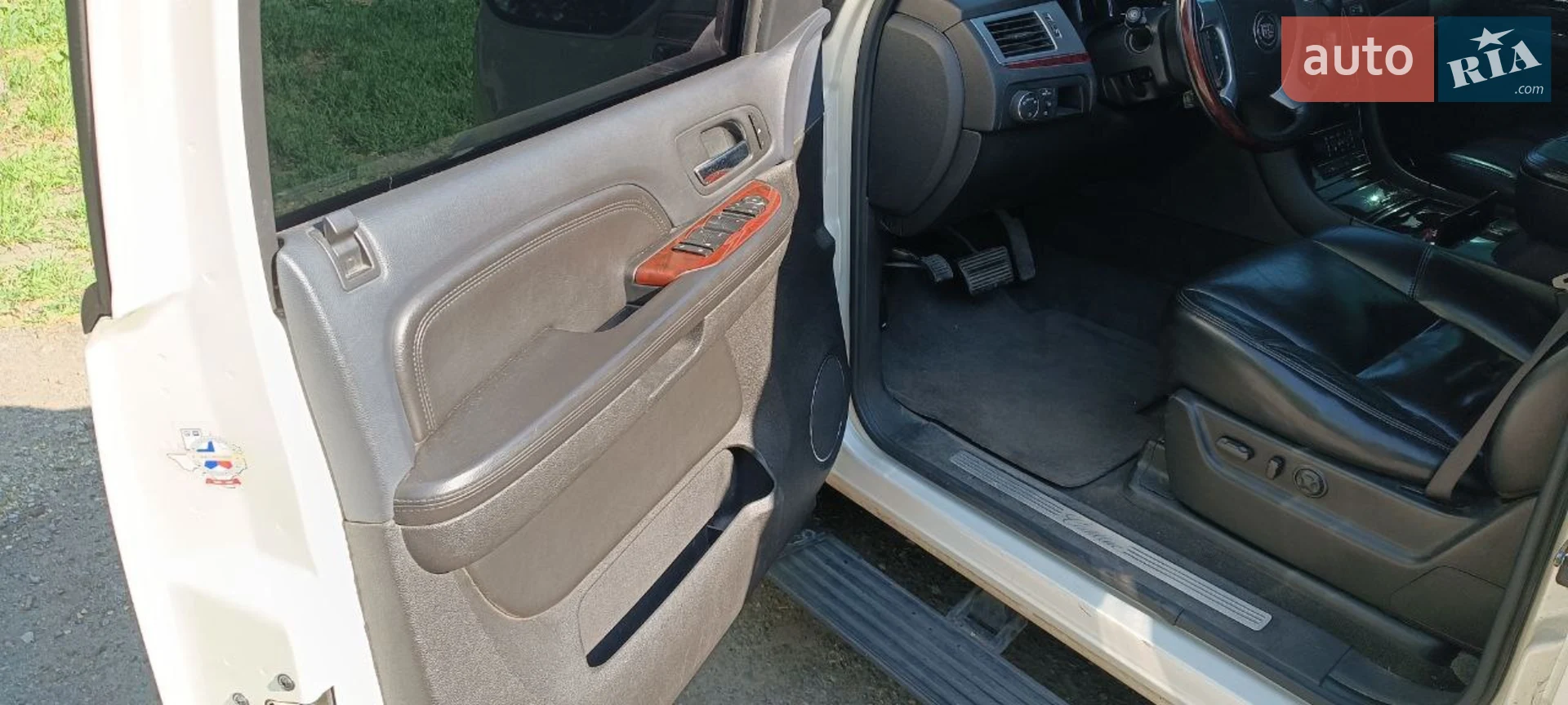Cadillac Escalade 2008 VIN 1GYFK63878R241127 фото оголошення 9 з 18