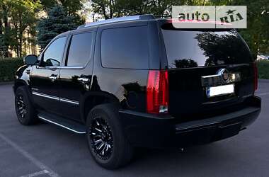 Внедорожник / Кроссовер Cadillac Escalade 2013 в Днепре