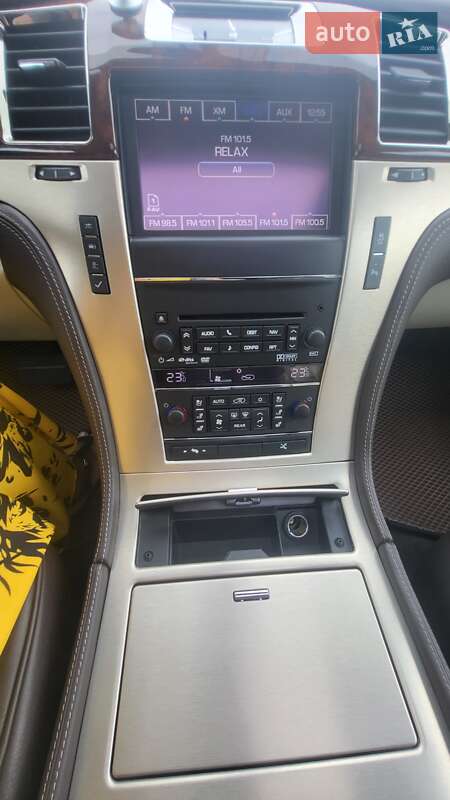 Внедорожник / Кроссовер Cadillac Escalade 2013 в Киеве
