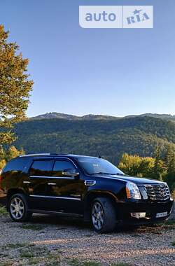 Внедорожник / Кроссовер Cadillac Escalade 2011 в Косове