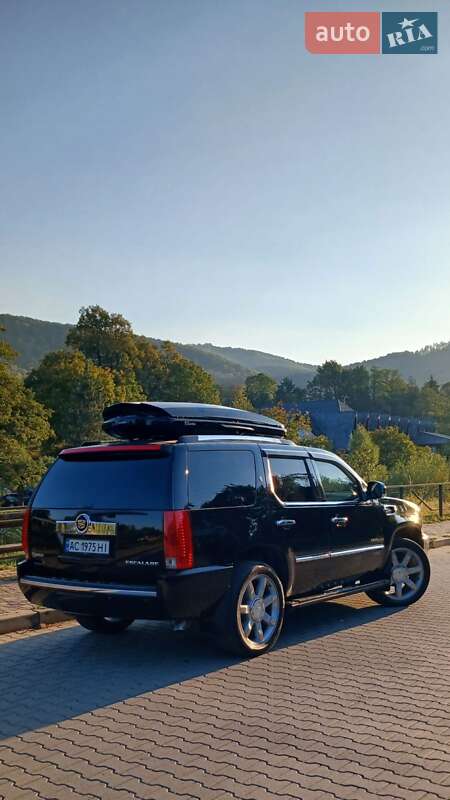 Внедорожник / Кроссовер Cadillac Escalade 2011 в Косове