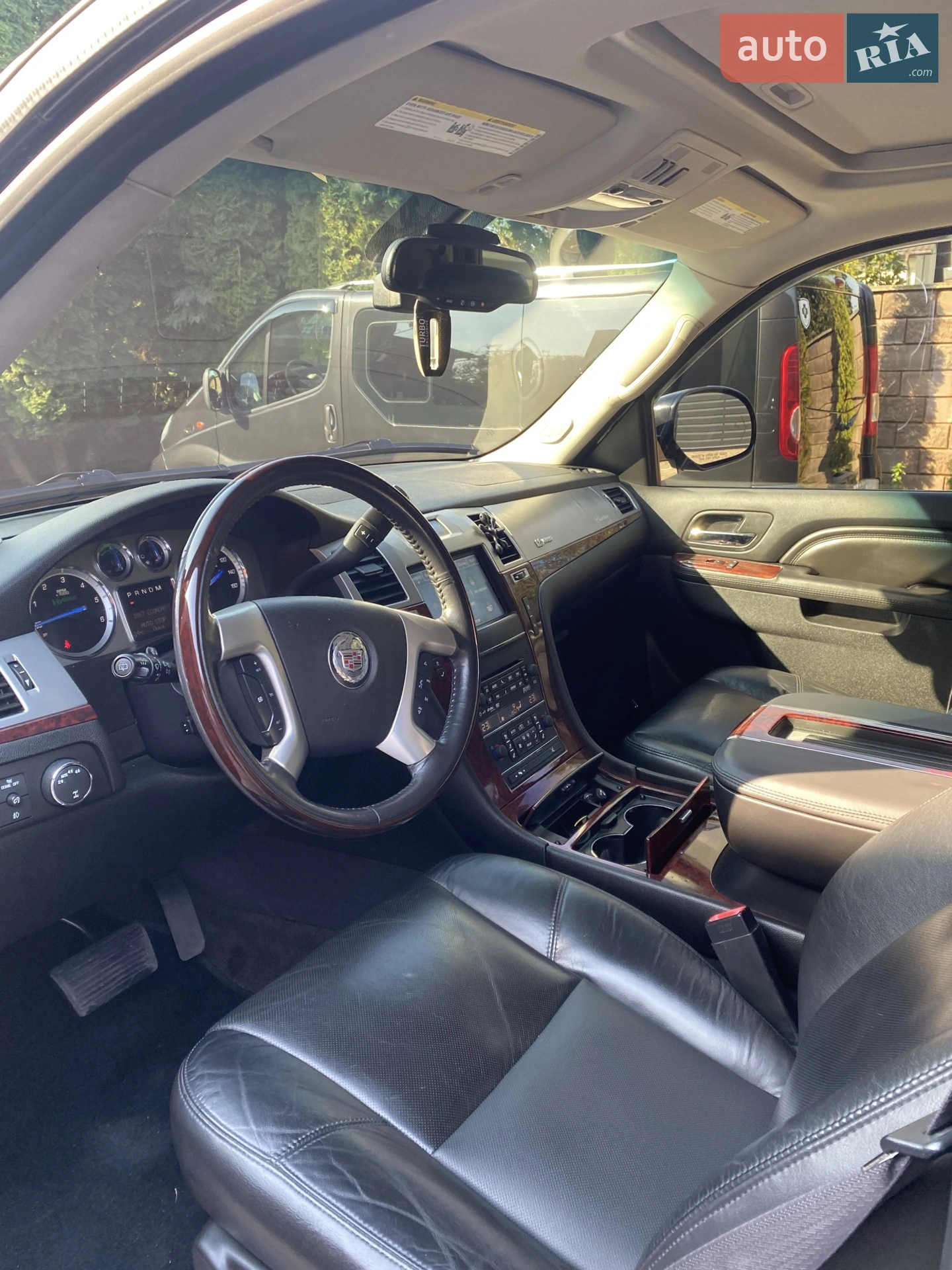 2010 Cadillac Escalade - мініатюра 13