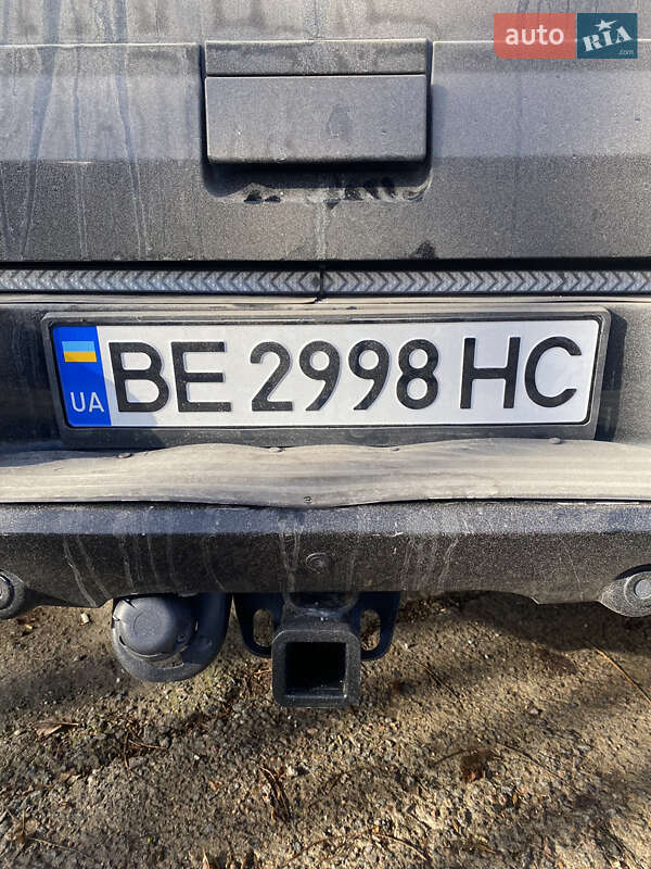 Позашляховик / Кросовер Cadillac Escalade 2004 в Южноукраїнську