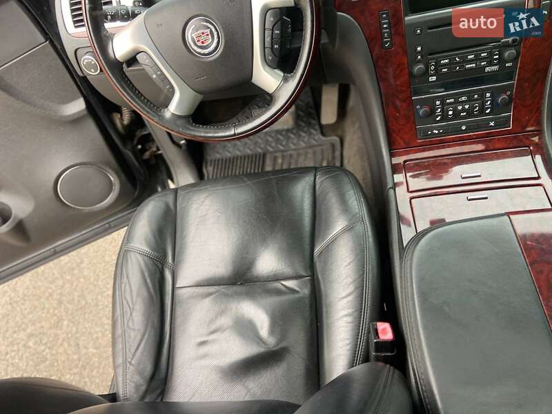 Позашляховик / Кросовер Cadillac Escalade 2008 в Кривому Розі