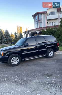 Внедорожник / Кроссовер Cadillac Escalade 2004 в Южноукраинске