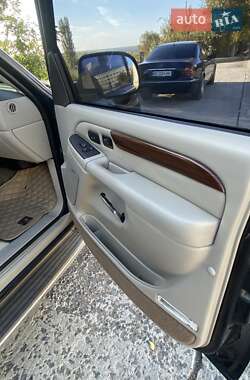 Внедорожник / Кроссовер Cadillac Escalade 2004 в Южноукраинске