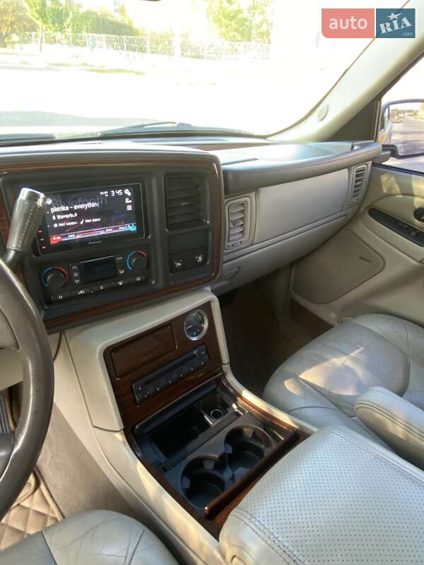 Позашляховик / Кросовер Cadillac Escalade 2004 в Южноукраїнську