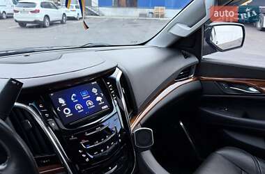 Позашляховик / Кросовер Cadillac Escalade 2014 в Петропавлівській Борщагівці