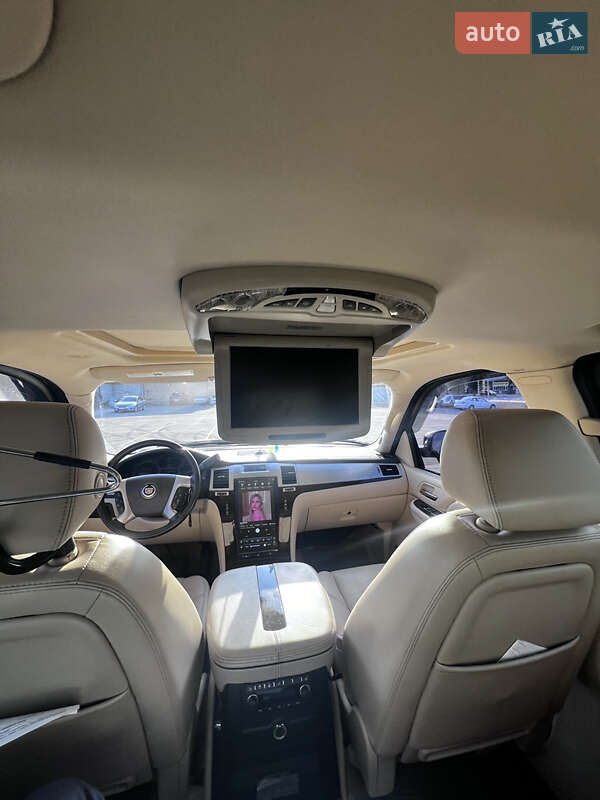 Позашляховик / Кросовер Cadillac Escalade 2008 в Києві фото 18 Позашляховик / Кросовер Cadillac Escalade 2008 в Києві