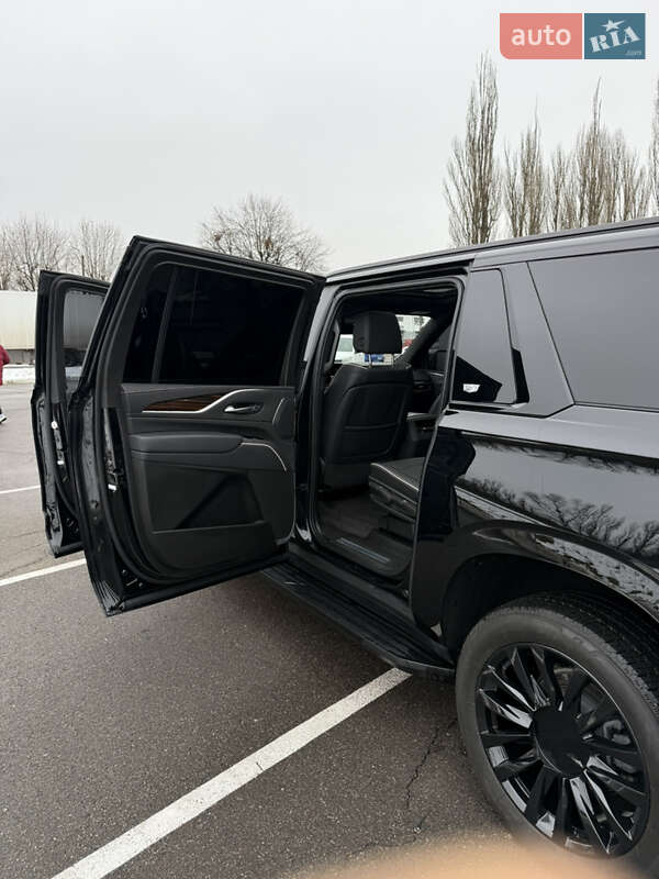 Универсал Cadillac Escalade 2023 в Киеве