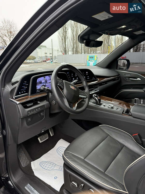 Универсал Cadillac Escalade 2023 в Киеве