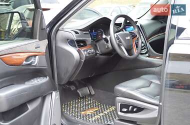 Внедорожник / Кроссовер Cadillac Escalade 2017 в 