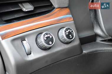 Внедорожник / Кроссовер Cadillac Escalade 2017 в 